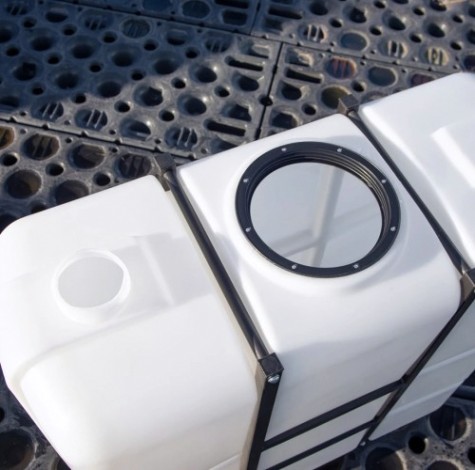 Емкость ЭКОПРОМ К 1000 л., вертикальная в обрешетке [белый]