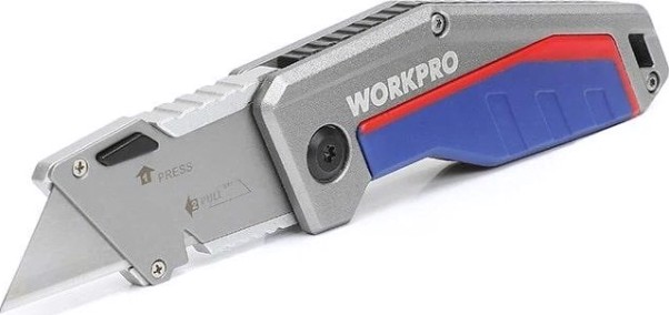 Нож складной WORKPRO WP211012 со сменными лезвиями, алюминиевый