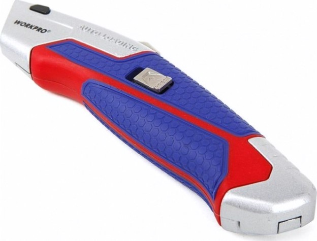 Нож строительный WORKPRO WP213012 выдвижной проф