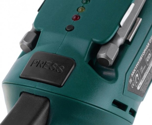 Отвертка аккумуляторная Hammer ACD3.6A с набором бит 1,3Ah Li-ion, 4Hм [102-007]