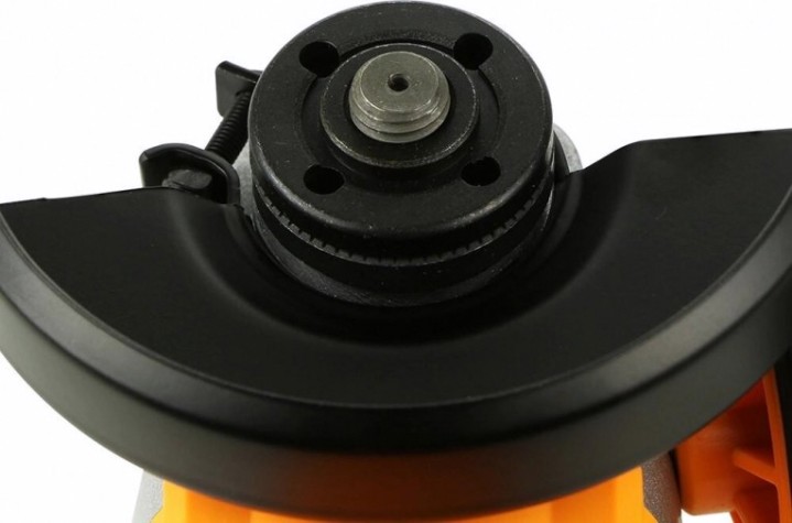 Угловая шлифмашина аккумуляторная INGCO CAGLI201158 Li-Ion 20B Угловая шлифмашина аккумуляторная INGCO CAGLI201158 Li-Ion 20B