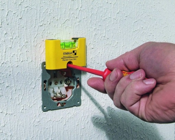 Уровень строительный STABILA тип Pocket Electric с чехлом на пояс в блистере 18115 [18115]